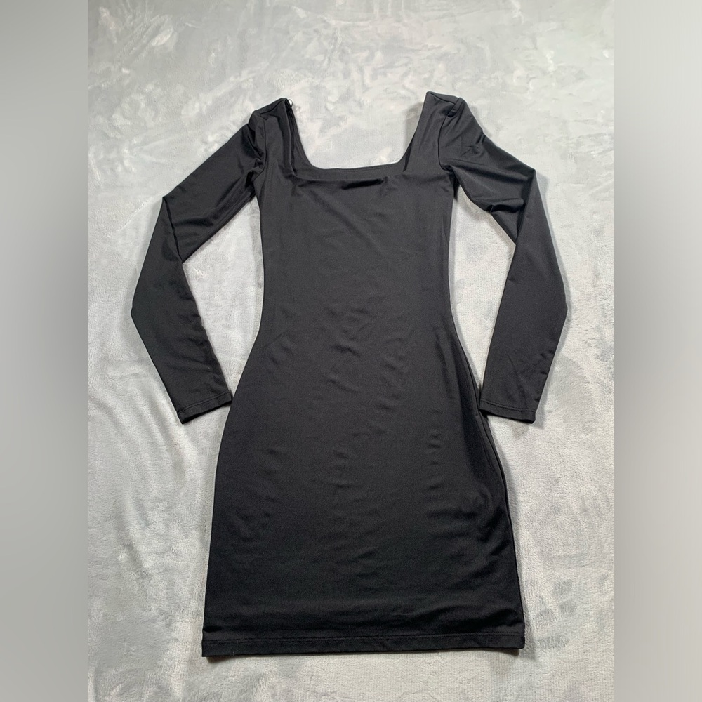 Elegant Black Long Sleeve SWS ConTour Dress

Brand : SWS CONTOUR 

Size : XSmall